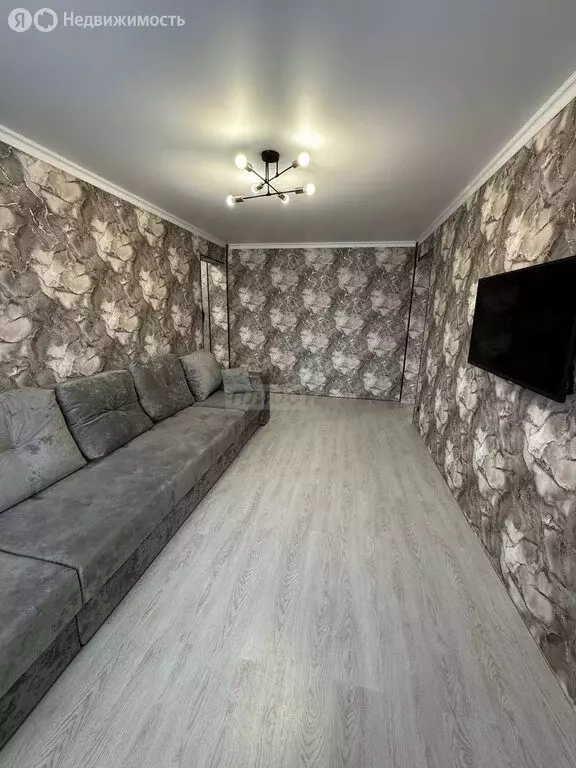 3-комнатная квартира: Оренбург, улица Юркина, 11 (57.8 м) - Фото 0