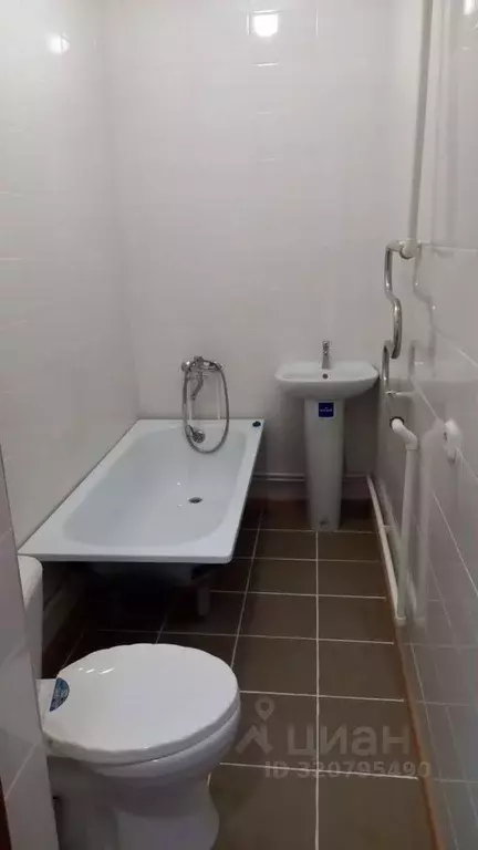 1-к кв. Омская область, Русская Поляна рп ул. Комсомольская, 114 (33.0 ... - Фото 1