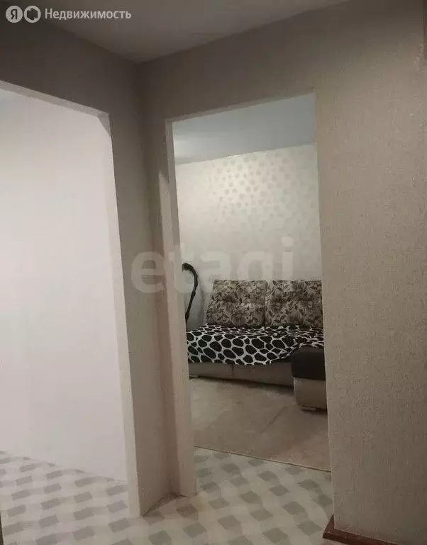 3-комнатная квартира: Бердск, улица Рогачёва, 9 (59 м) - Фото 2