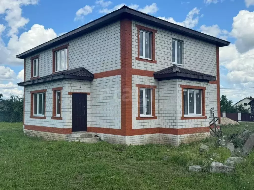 Дом в Брянская область, Выгоничи рп ул. Космонавтов (193 м) - Фото 1