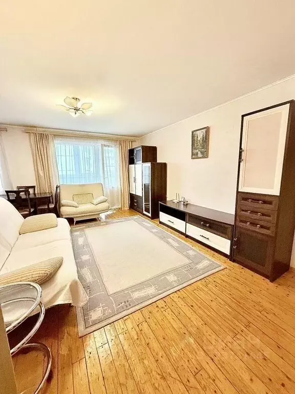 3-к кв. Свердловская область, Екатеринбург ул. Учителей, 26 (63.0 м) - Фото 1