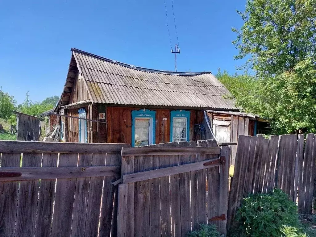 Дом в Алтайский край, Первомайский район, с. Бобровка Октябрьская ул., ... - Фото 1