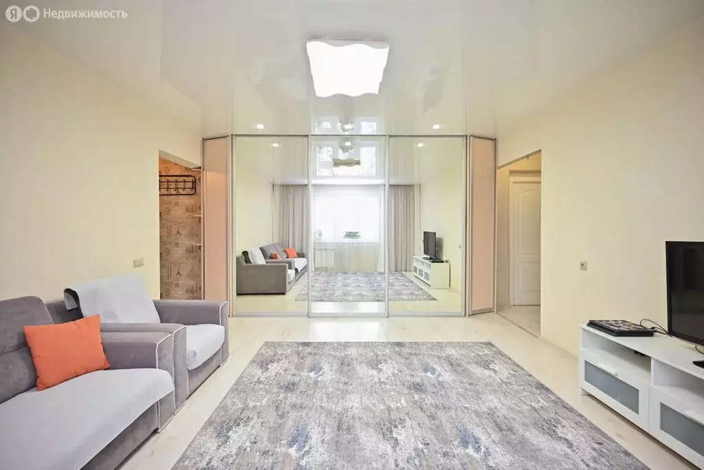 3-комнатная квартира: Красноярск, улица Дмитрия Мартынова, 24 (65 м) - Фото 2