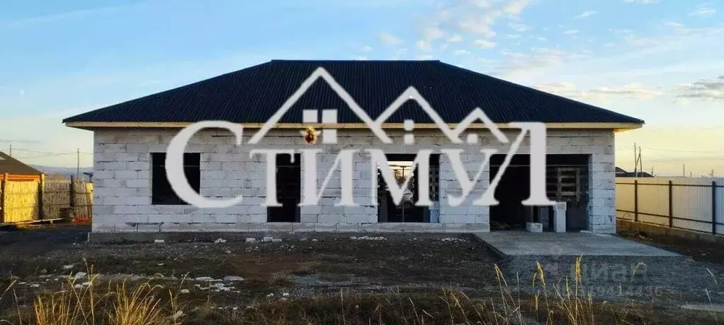 Дом в Хакасия, Усть-Абакан рп ул. Гастелло (150 м) - Фото 1