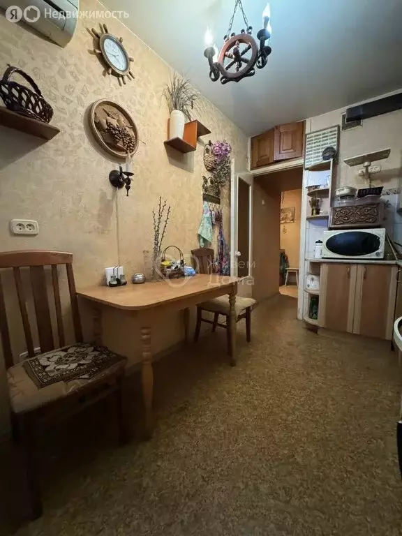 3-комнатная квартира: Волгоград, район Семь Ветров, улица Константина ... - Фото 2