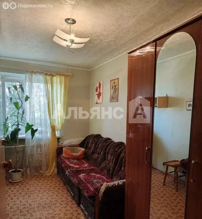 3-комнатная квартира: Шахты, проспект Ленинского Комсомола, 52 (57 м) - Фото 1