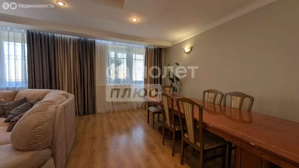 4-комнатная квартира: Иркутск, 4-я Железнодорожная улица, 50 (237 м) - Фото 1