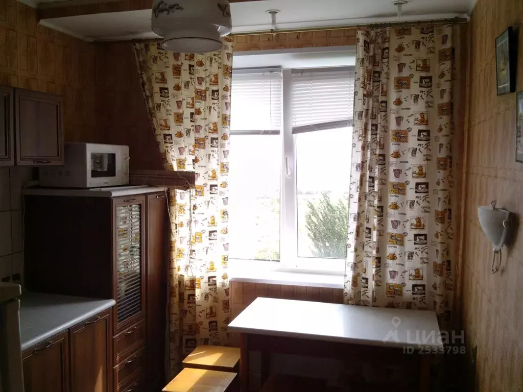 2-к кв. Волгоградская область, Волгоград ул. Космонавтов, 17 (50.0 м) - Фото 1