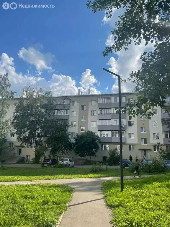 3-комнатная квартира: Бугульма, улица Газинура Гафиатуллина, 21 (63 м) - Фото 0