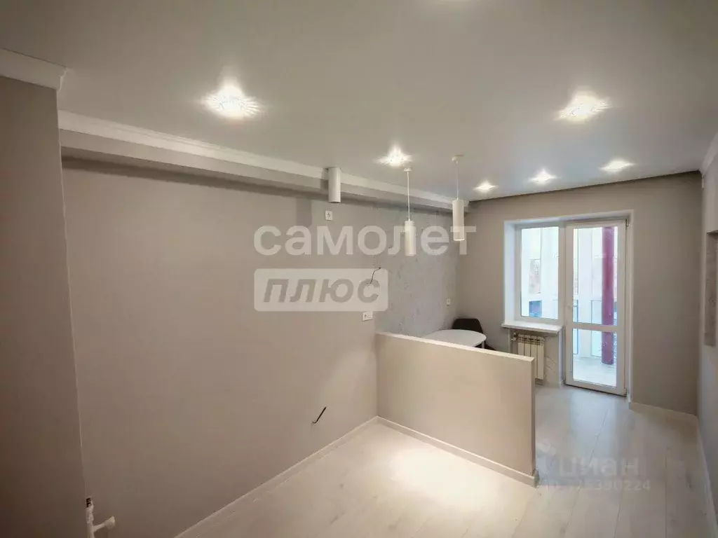 2-к кв. Омская область, Омск просп. Комарова, 11/3 (52.9 м) - Фото 2