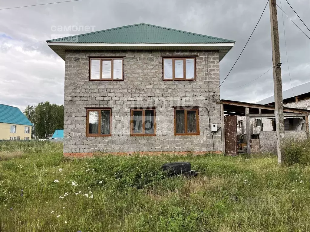 Дом в Башкортостан, Нуримановский район, Новокулевский сельсовет, с. ... - Фото 0