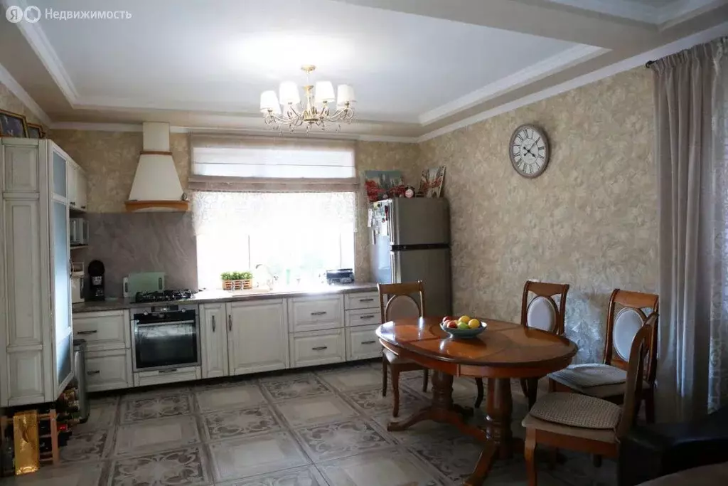 Дом в посёлок Белозёрный, улица Казачат, 9/1 (100 м) - Фото 0