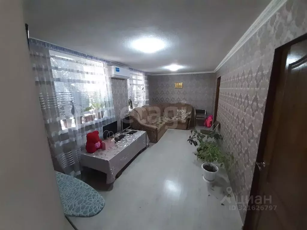 Дом в Крым, Сакский район, Митяевское с/пос, с. Шелковичное ул. Дружбы ... - Фото 1