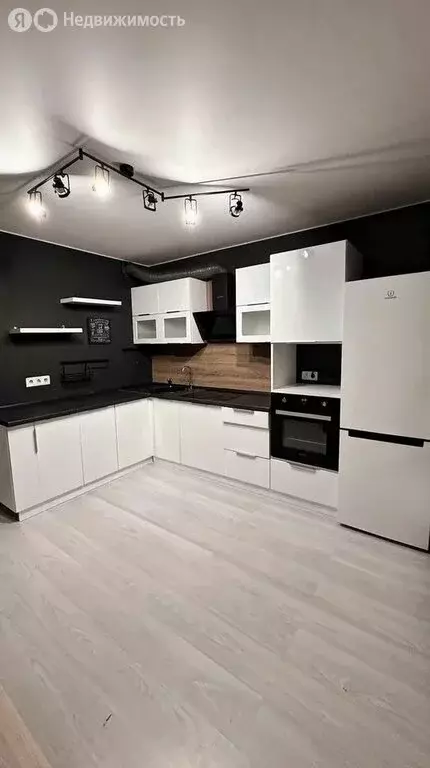1-комнатная квартира: Тюмень, улица Федюнинского, 56 (46.1 м) - Фото 2