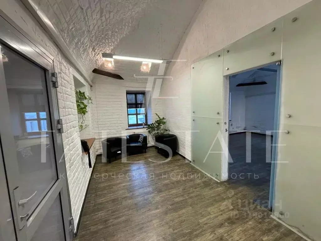 Офис в Татарстан, Казань Петербургская ул., 52Б (683 м) - Фото 1