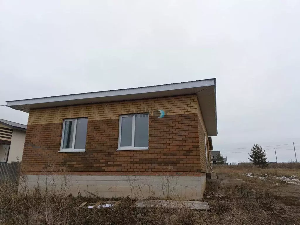 Дом в Башкортостан, Иглинский район, Акбердинский сельсовет, с. ... - Фото 0