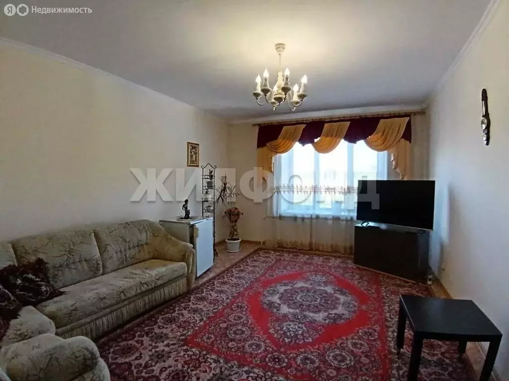 3-комнатная квартира: Абакан, Аскизская улица, 152В (92.5 м) - Фото 1
