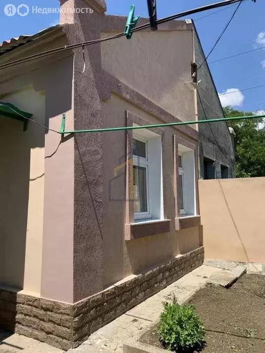 Дом в Евпатория, Рабочая улица (40 м) - Фото 1