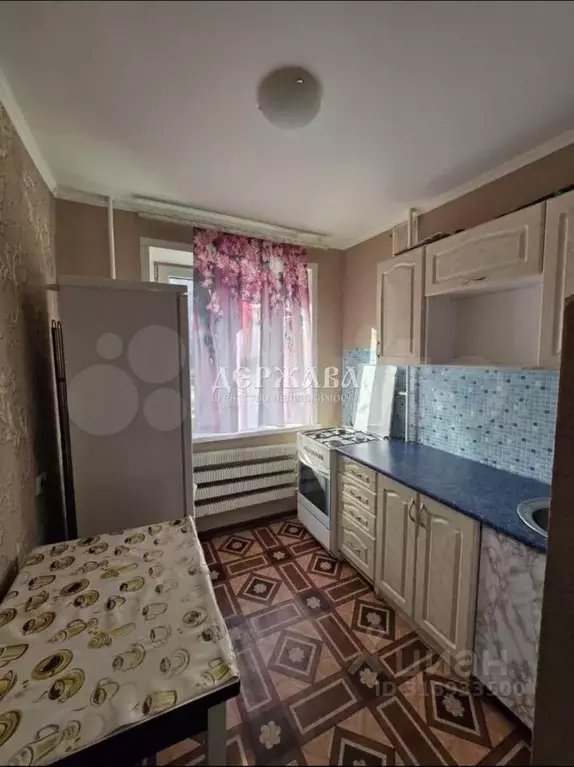 2-к кв. Белгородская область, Старый Оскол Интернациональный мкр, 42 ... - Фото 0
