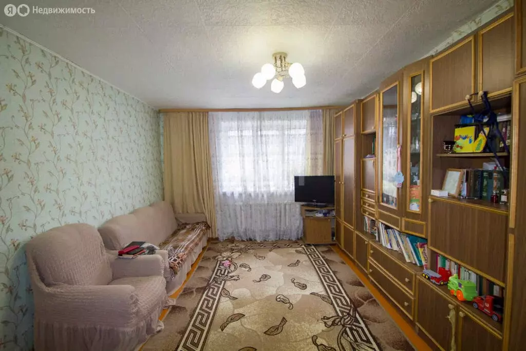 3-комнатная квартира: Ялуторовск, улица Свободы, 204 (52.3 м) - Фото 1