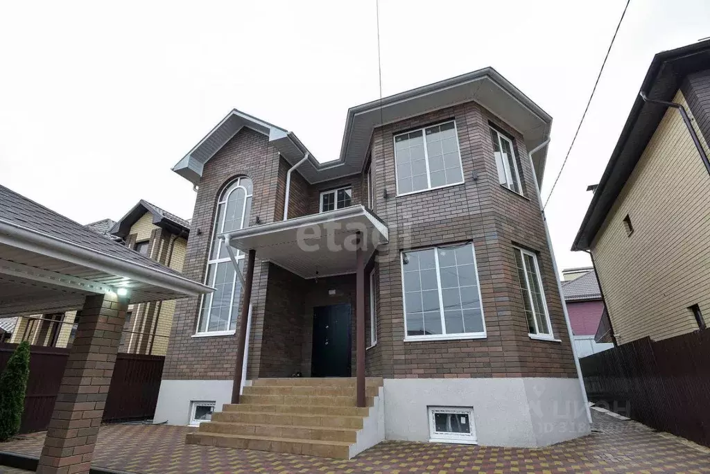 Дом в Воронежская область, Воронеж ул. Академика Басова, 4 (330 м) - Фото 2