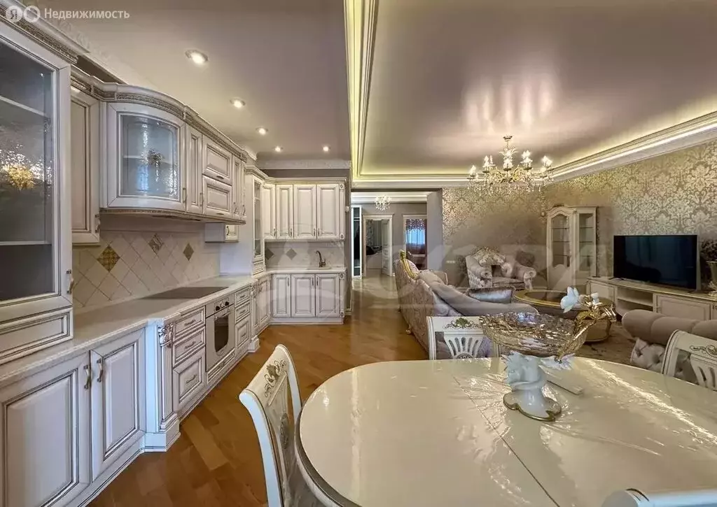 3-комнатная квартира: Махачкала, проспект Имама Шамиля, 35 (105 м) - Фото 1