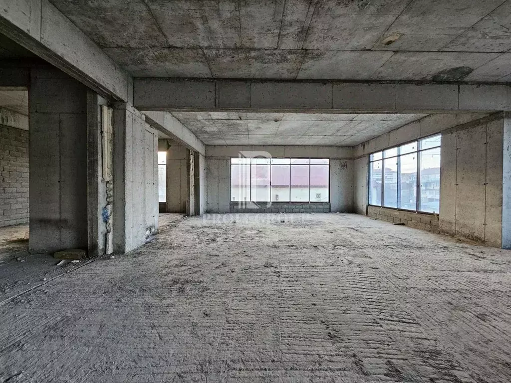 Помещение свободного назначения в Дагестан, Махачкала ул. Азизова (170 ... - Фото 1