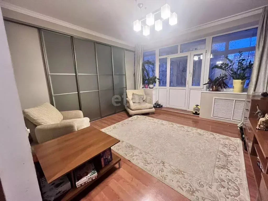 3-к кв. Иркутская область, Иркутск Байкальская ул., 200б (83.6 м) - Фото 0