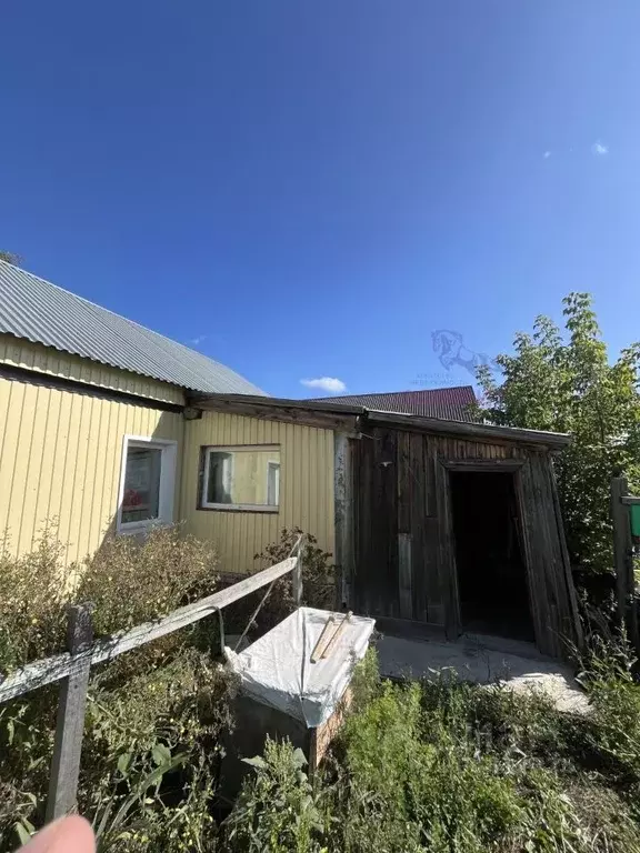 Дом в Оренбургская область, Гайский городской округ, д. Узембаево ул. ... - Фото 1