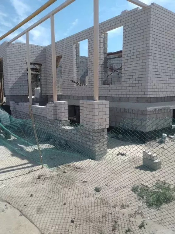 Дом в Волгоградская область, Ленинск ул. 22-го съезда КПСС (140 м) - Фото 2