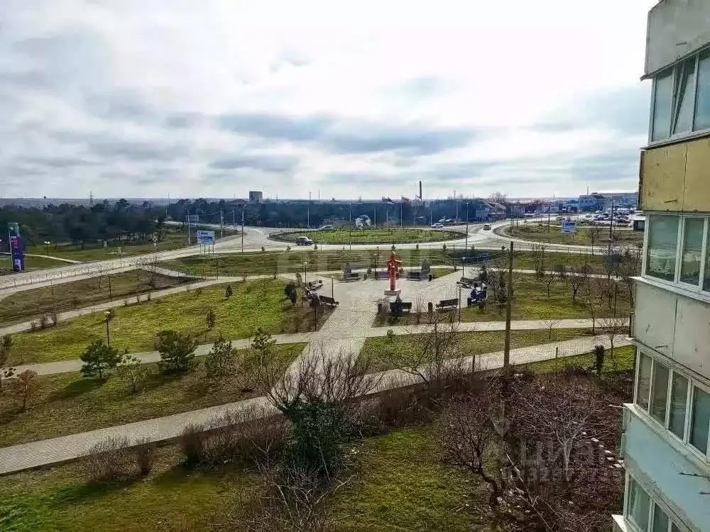 2-к кв. Крым, Черноморское пгт проезд Промышленный, 8 (47.9 м) - Фото 1