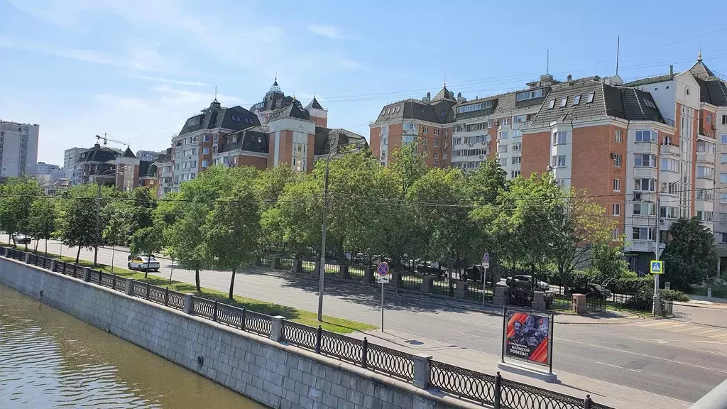 Продается 3-комнатная квартира - Фото 1