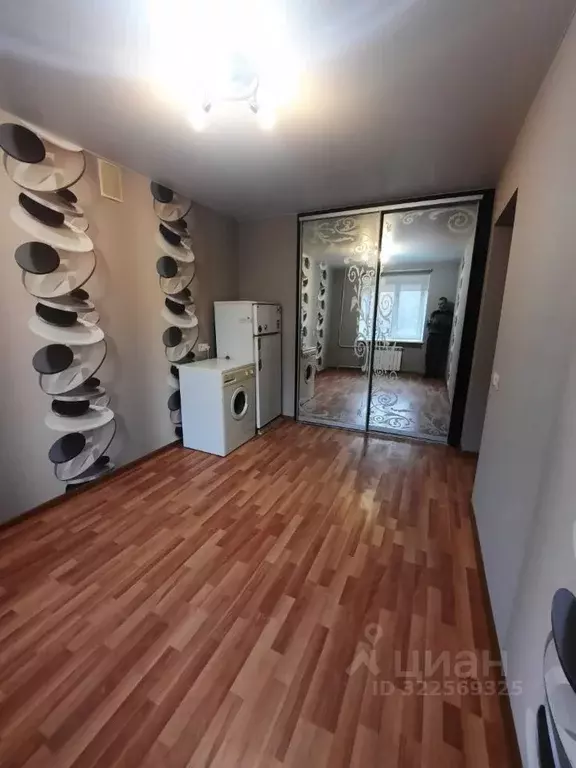 Комната Свердловская область, Екатеринбург пер. Парковый, 12 (12.0 м) - Фото 0