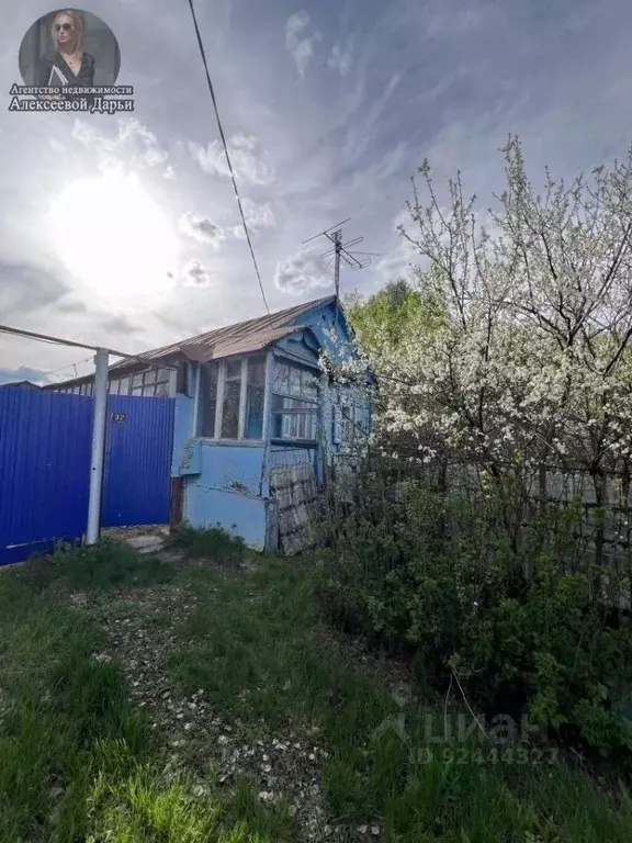Дом в Оренбургская область, с. Шарлык ул. Серова, 37 (49 м) - Фото 0