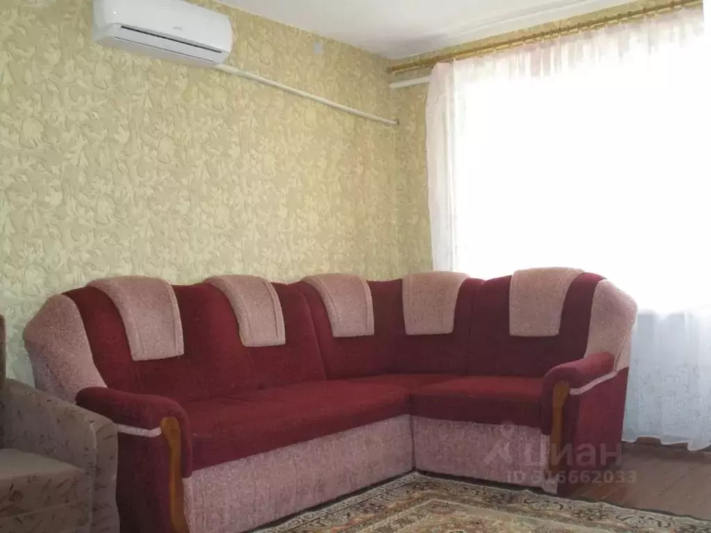 3-к кв. Крым, Сакский район, с. Штормовое ул. Ленина, 11 (45.0 м) - Фото 0