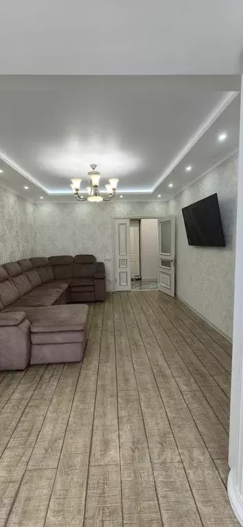 2-к кв. Северная Осетия, Владикавказ Владикавказская ул., 71 (68.6 м) - Фото 1