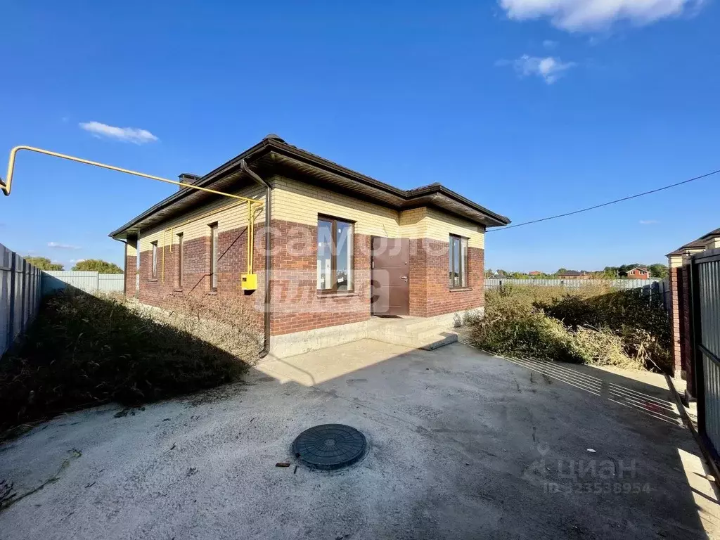 Дом в Краснодарский край, Динская ст-ца пл. Фонтанная (90 м) - Фото 1