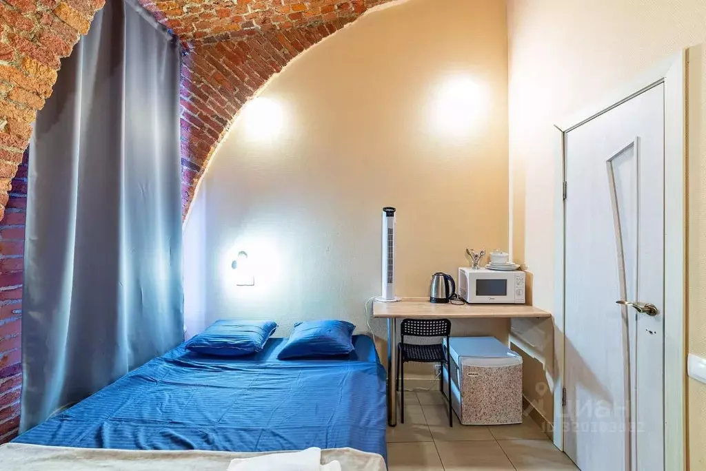 Комната Санкт-Петербург ул. Маяковского, 17 (13.0 м) - Фото 1