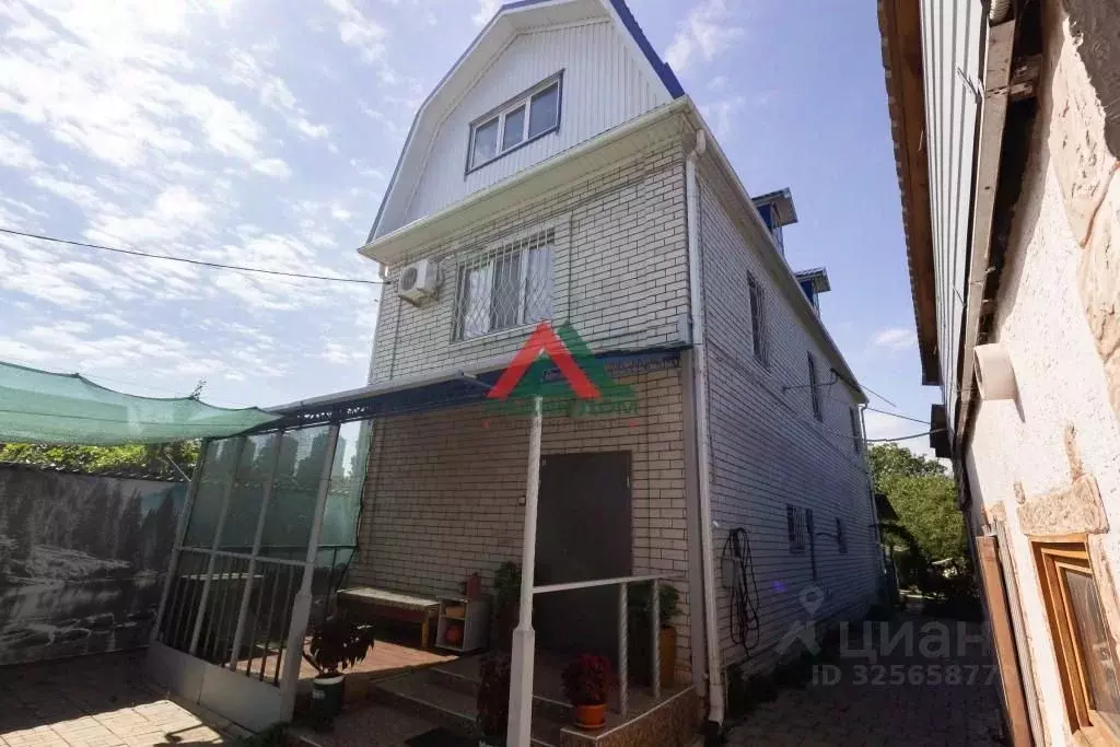 Дом в Краснодарский край, Краснодар ул. Бородинская, 108 (135 м) - Фото 1