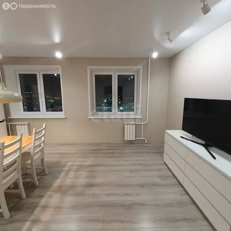 2-комнатная квартира: Тюмень, улица Мельникайте, 34 (65 м) - Фото 2