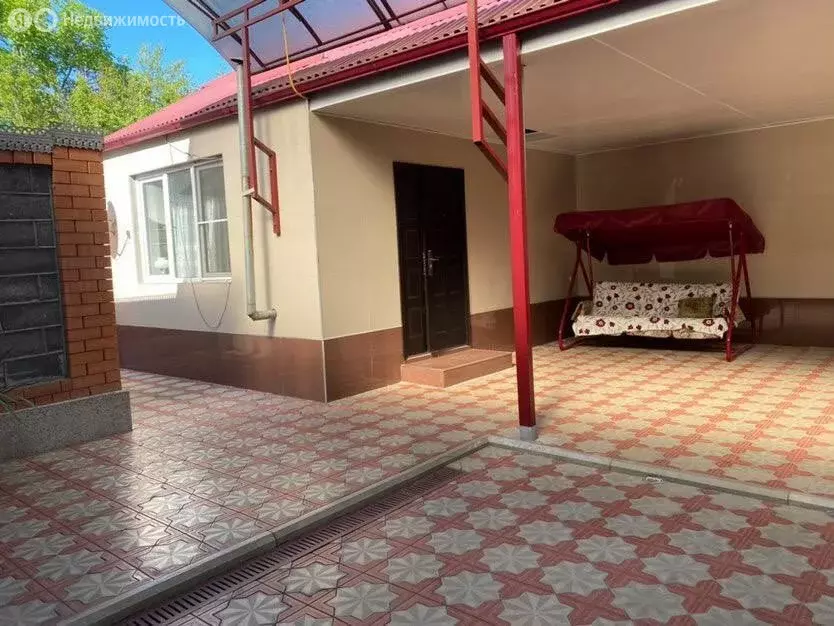 Дом в Ардон, улица Братьев Дзугаевых (170 м) - Фото 1