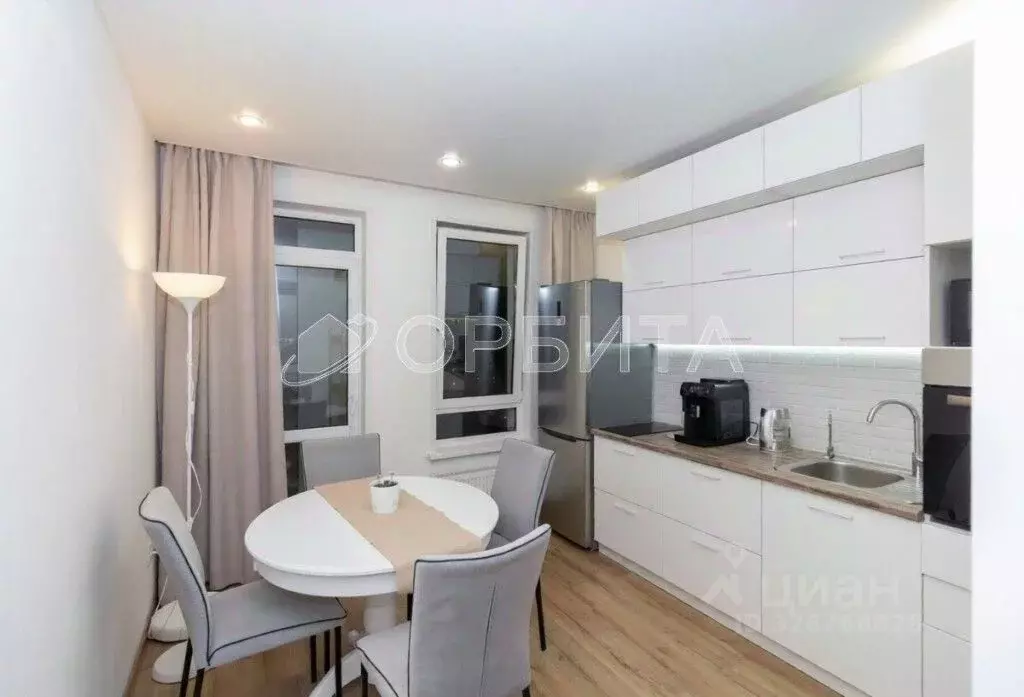 1-к кв. Тюменская область, Тюмень ул. Андрея Бушуева, 2 (34.4 м) - Фото 1