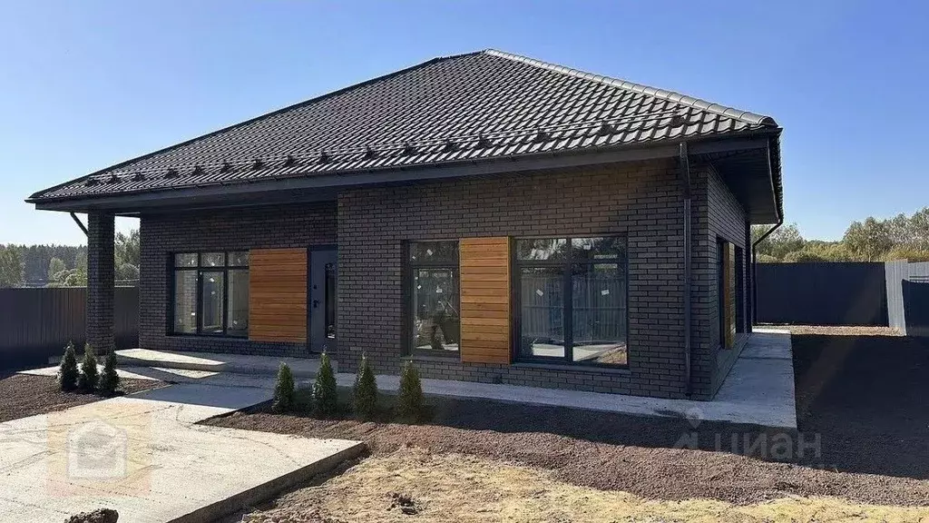 Дом в Крым, Сакский район, с. Уютное ул. Ивана Айвазовского, 4 (80 м) - Фото 1