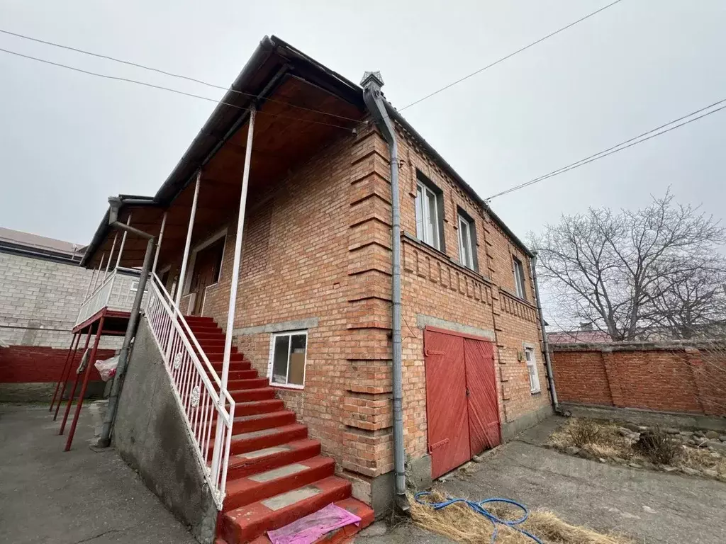 Дом в Северная Осетия, Владикавказ ул. Гудованцева, 47 (200 м) - Фото 0