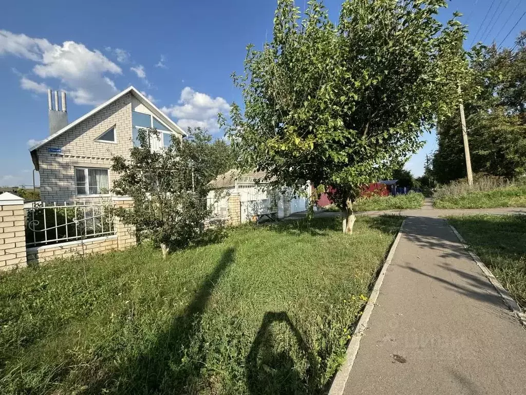 Дом в Воронежская область, Семилукский район, Латненское с/пос, с. ... - Фото 1