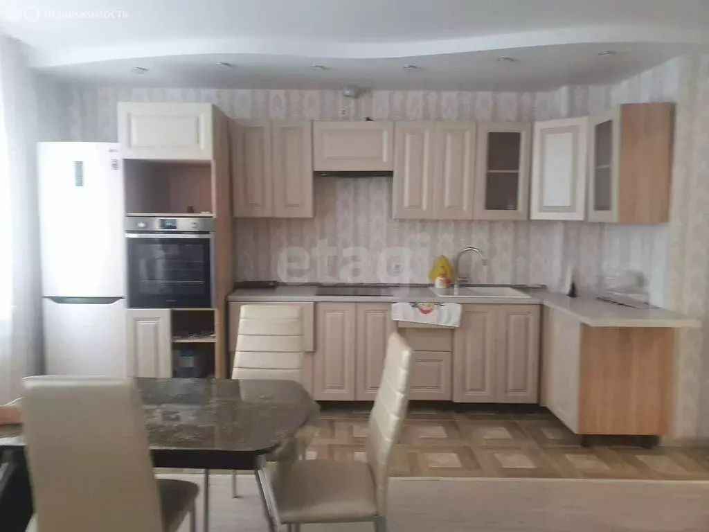 2-комнатная квартира: Омск, улица Конева, 10 (56 м) - Фото 2