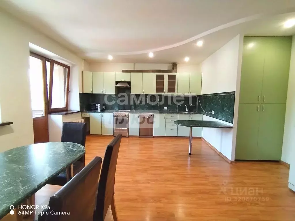 4-к кв. Калужская область, Калуга ул. Академика Королева, 4 (188.6 м) - Фото 1