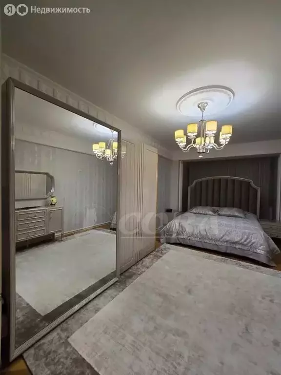 3-комнатная квартира: Махачкала, улица Шамсулы Алиева, 5Б (90 м) - Фото 1