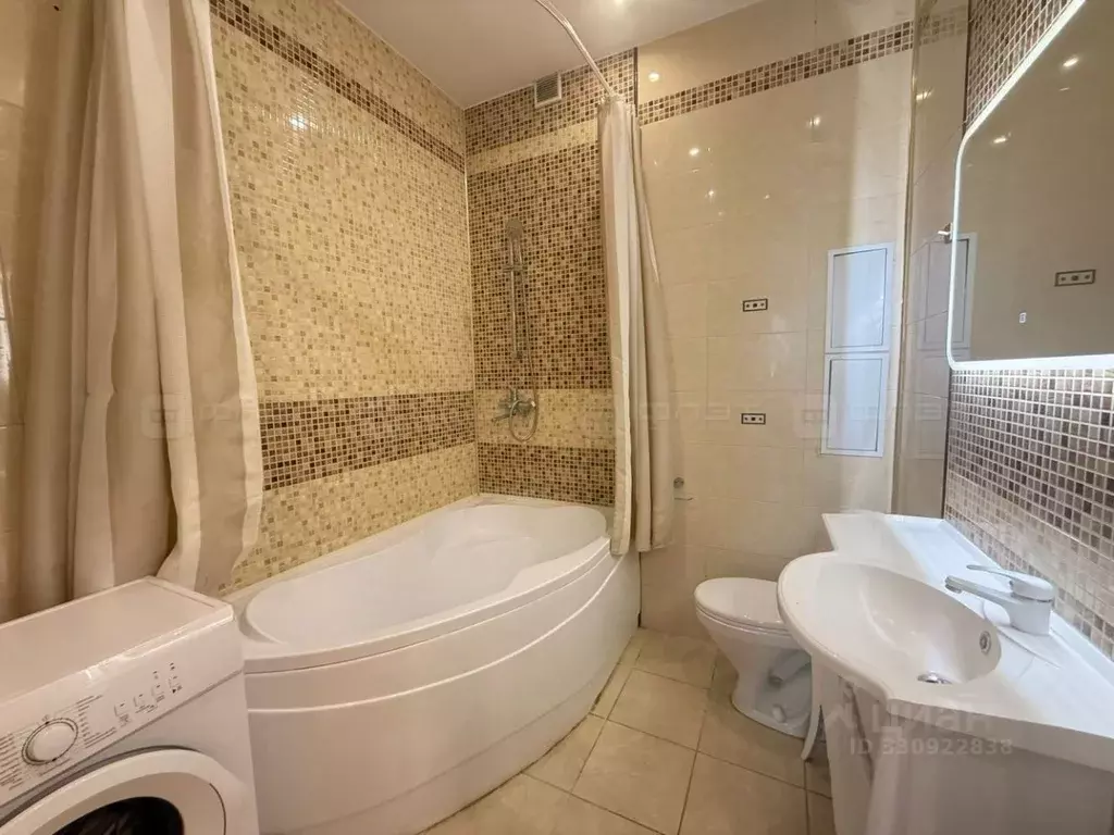 2-к кв. Татарстан, Казань ул. Оренбургский Тракт, 24А (67.2 м) - Фото 1