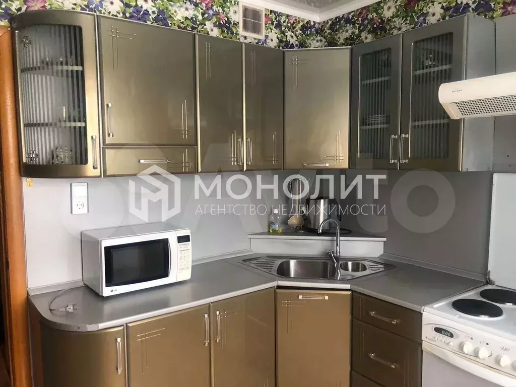 3-к. квартира, 63 м, 4/9 эт. - Фото 0